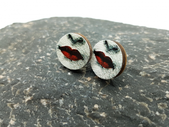 Preview: Gesicht 3D Holz Scheiben Ohrstecker schwarz weiß